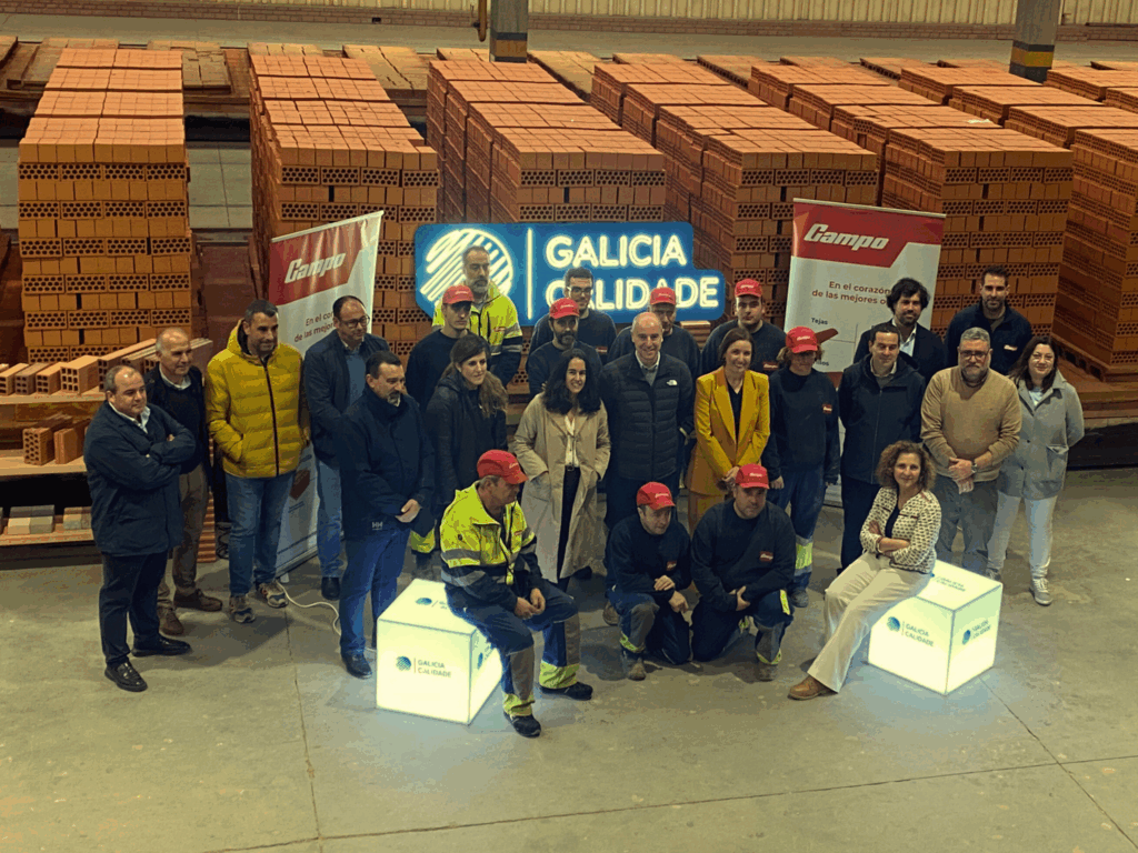 Cerámica Campo obtiene el sello Galicia Calidade para sus tejas y ladrillos 3 Firma convenio galicia calidade